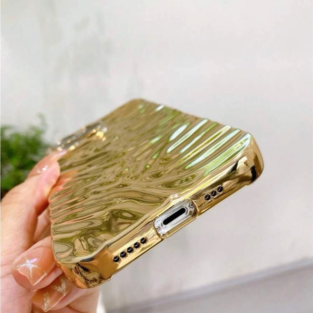 Trendy iPhone Case 📱 - Picture 3 of 3